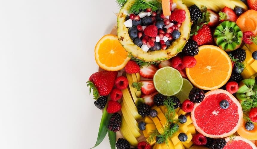 Obsalat aus vielen Sorten Obst