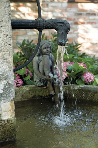 Oase Wasserspiel- & Brunnenpumpe Aquarius Universal Classic 2000