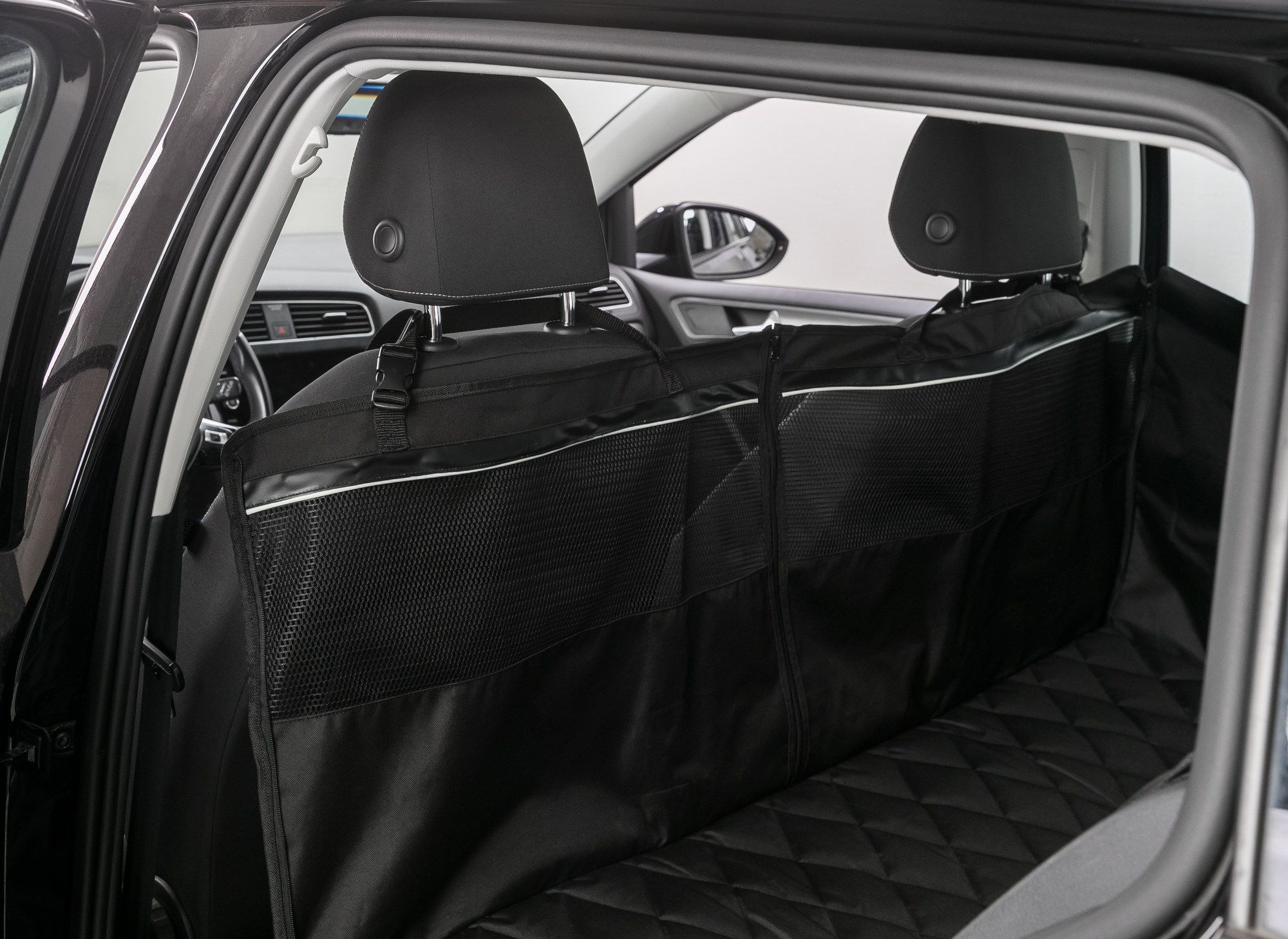 TRIXIE Auto-Schondecke, 1,55 × 1,30 m, schwarz