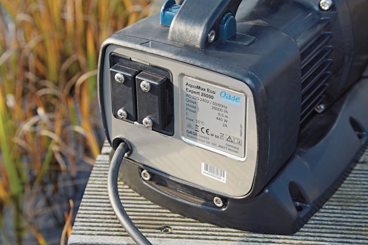 Oase Filter- & Bachlaufpumpe AquaMax Eco Expert 21000