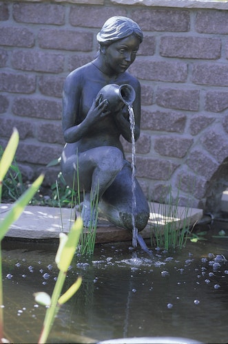 Oase Wasserspiel- & Brunnenpumpe Aquarius Universal Classic 2000